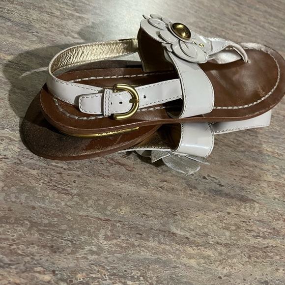 Coach thong sandals with embossed daisies - Picture 12 of 16